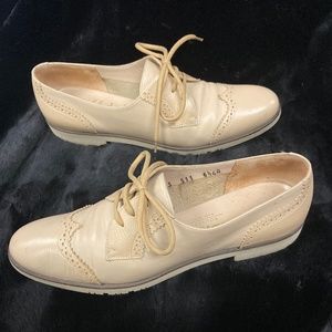 Salvatore Ferragamo 
Ferrara 
Leather 
Oxfords 
Sz 6.5